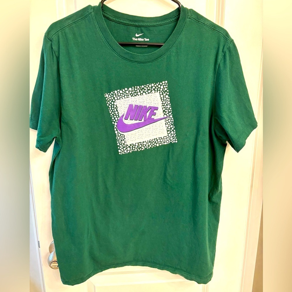 Mens Nike Graphic Tshirt Green Large